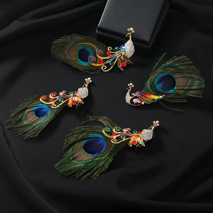 Broche étnico colorido de plumas de pavo real para mujer