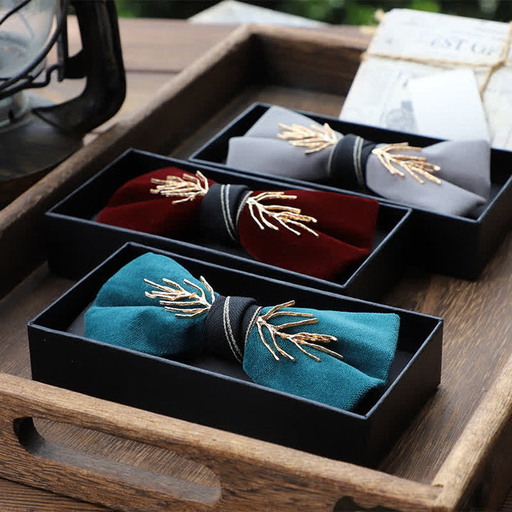 Pajarita de terciopelo con diseño de ramas doradas aristocráticas para hombre