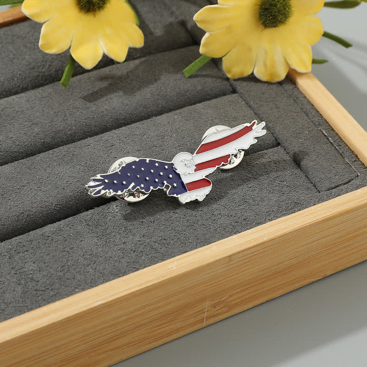 Broche de buitre con bandera estadounidense esmaltada para hombre