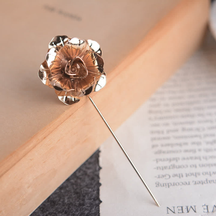 Broche de metal con forma de rosa para hombre