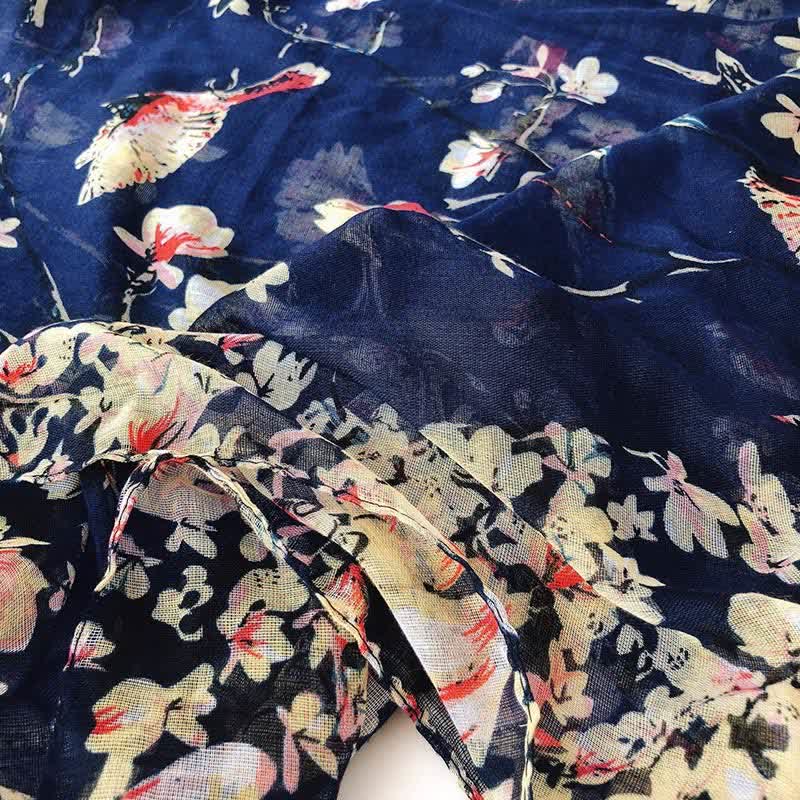 Bufanda ligera con estampado de pájaros y flores para mujer