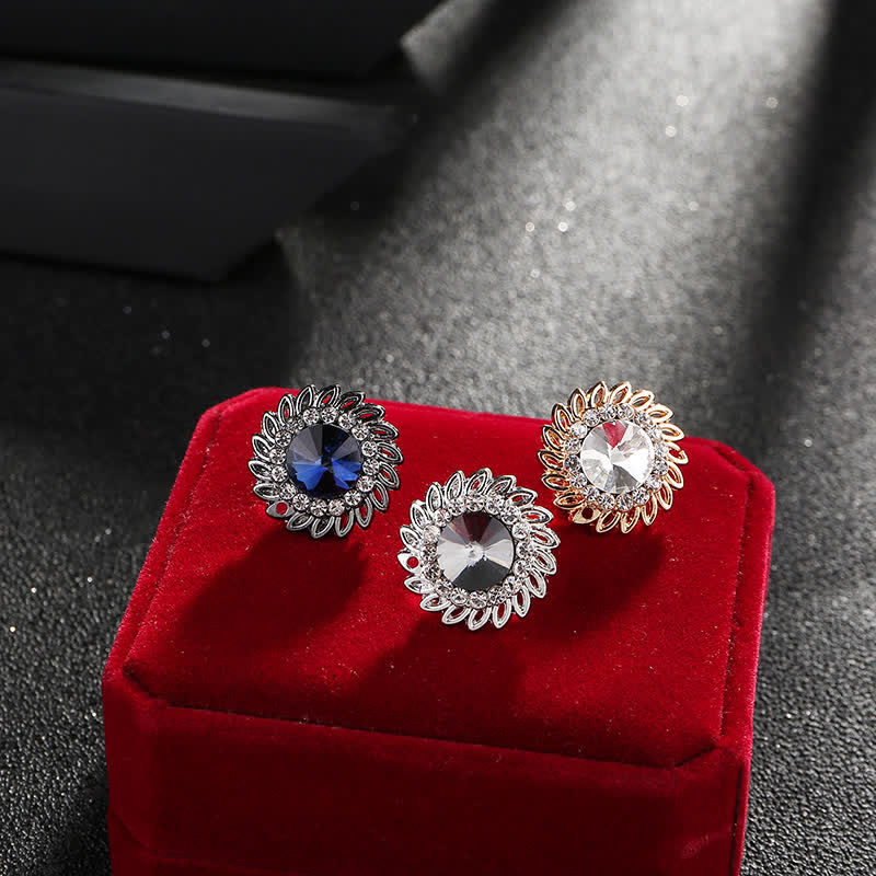 Broche de cristal con flor real para hombre.