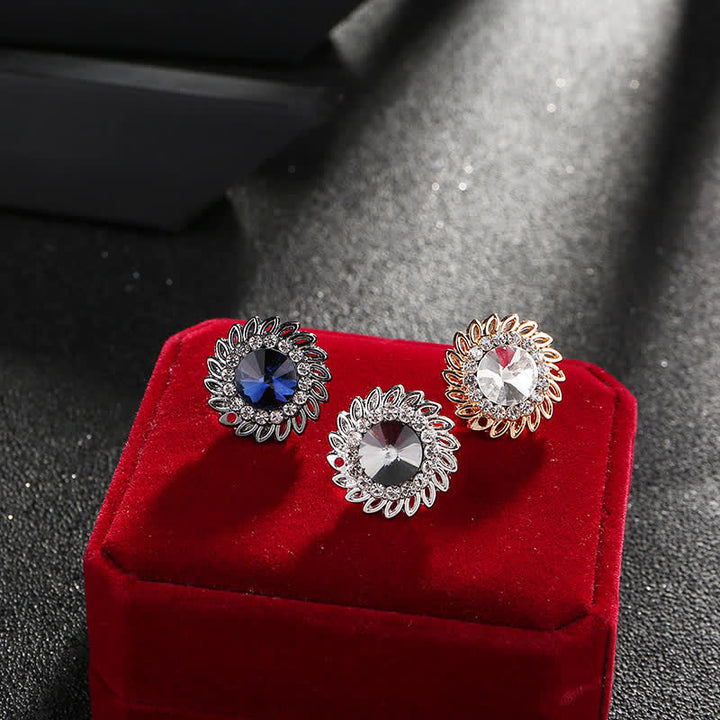 Broche de cristal con flor real para hombre.
