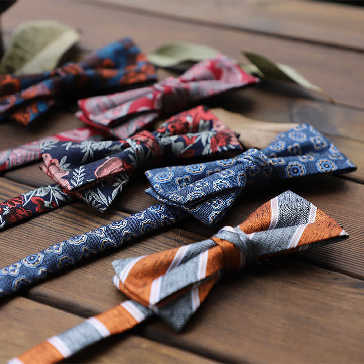 Pajarita floral con rayas británicas para hombre
