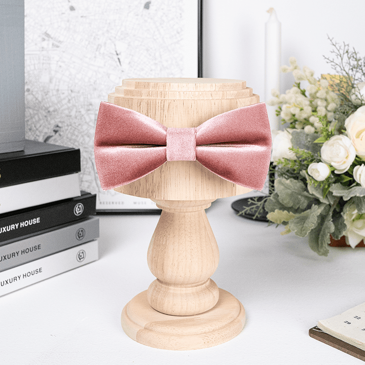 Pajarita de terciopelo de color rosa polvoriento para hombre
