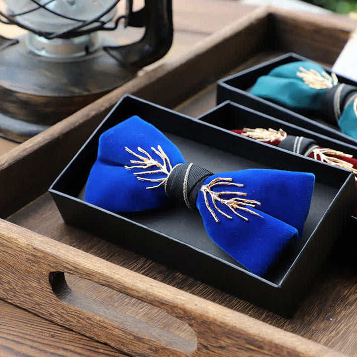 Pajarita de terciopelo con diseño de ramas doradas aristocráticas para hombre