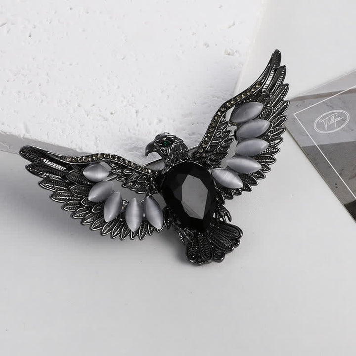 Broche con gema de halcón volador para hombre