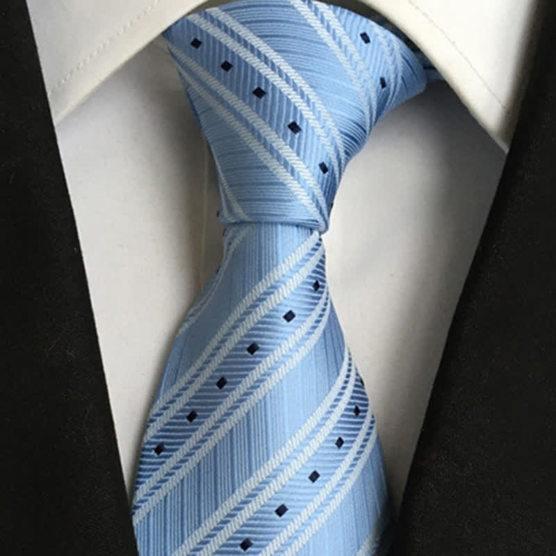 Corbata de cuadros para hombre de estilo moderno y de negocios.