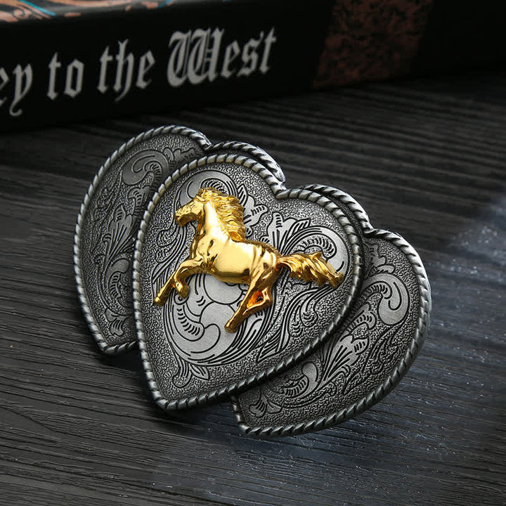 Cinturón de cuero con hebilla triple en forma de corazón y diseño de caballo para hombre