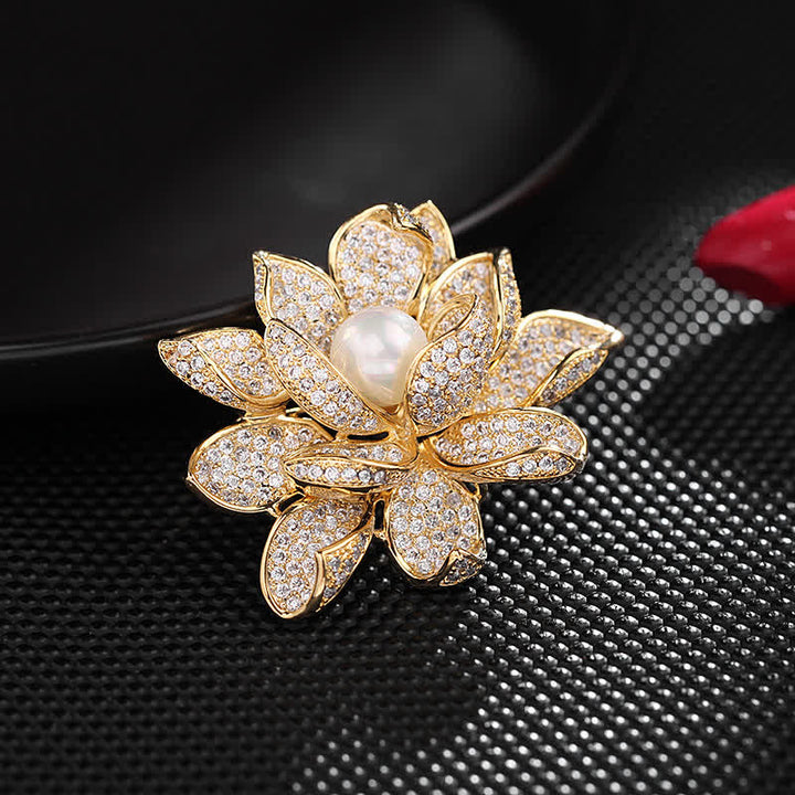 Broche de loto con perla tridimensional para mujer