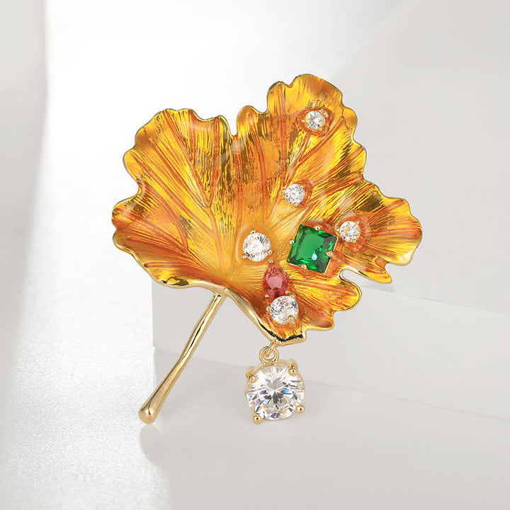 Broche de hoja de arce dorada para mujer