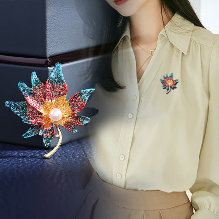 Broche de perla con forma de hoja de arce para mujer
