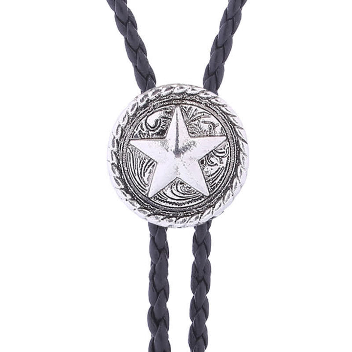Corbata de bolo con cordón de cuero trenzado y estrella de cinco puntas