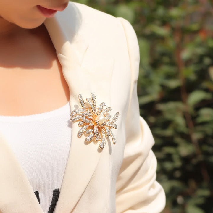 Broche de perlas con flores coralinas para mujer