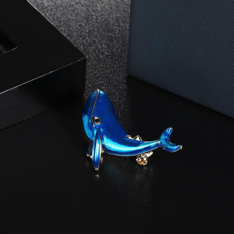 Broche de ballena azul para mujer