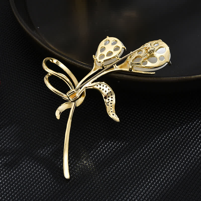 Broche de tulipán con perlas para mujer