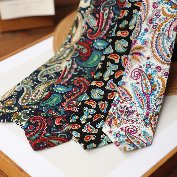 Corbata clásica con estampado paisley vivaz para hombre