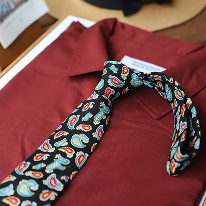 Corbata clásica con estampado paisley vivaz para hombre