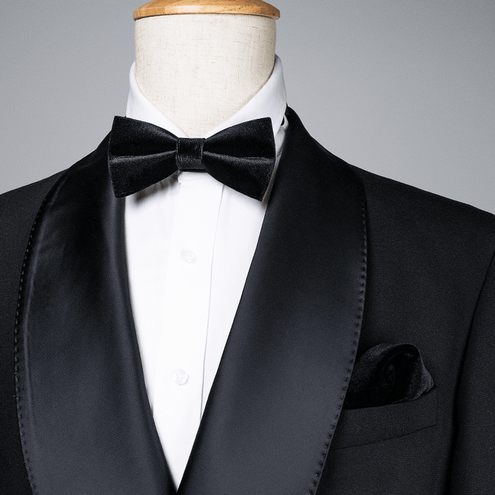 Pajarita de terciopelo de color negro obsidiana para hombre