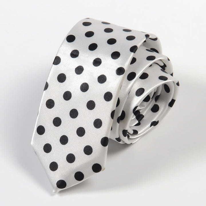 Corbata de hombre con rayas y lunares a cuadros pequeños en blanco y negro