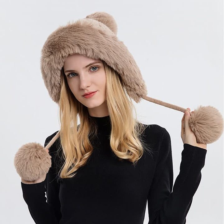Gorro de punto grueso y cálido con tres pompones para mujer