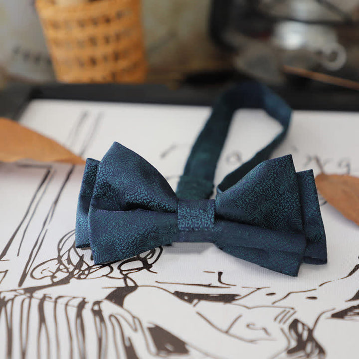 Pajarita elegante de lunares a rayas para hombre