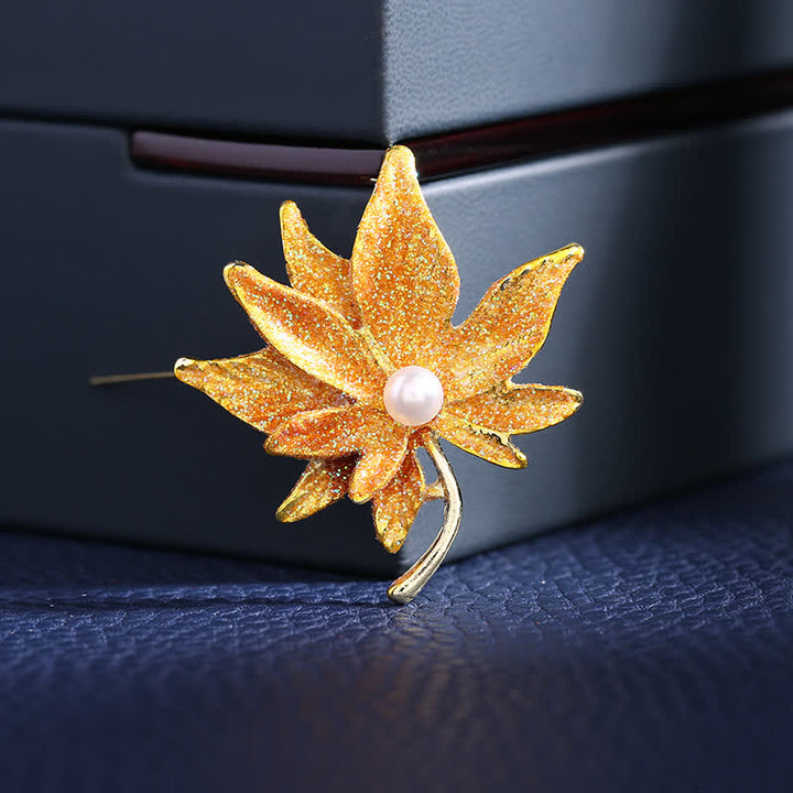 Broche de perla con forma de hoja de arce para mujer
