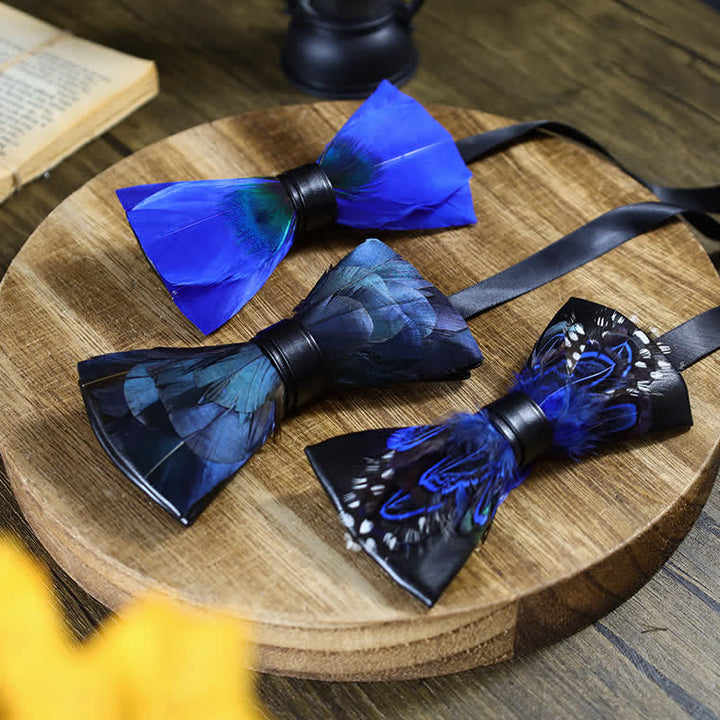 Colección de pajaritas con plumas de pavo real azul
