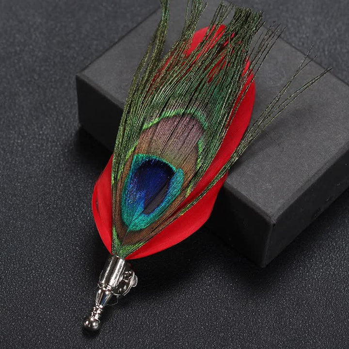 Broche de plumas naturales para ojal de boda.