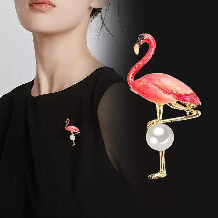 Broche de mujer con flamenco esmaltado y perla