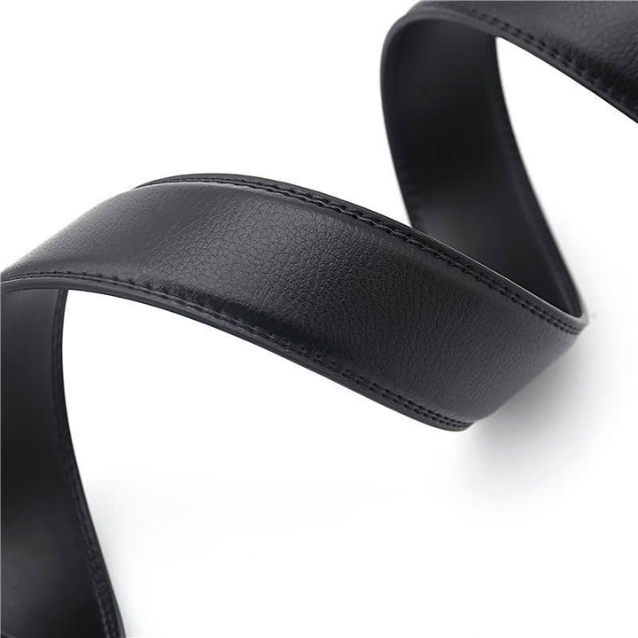 Cinturón de cuero con hebilla automática hueca simple para hombre