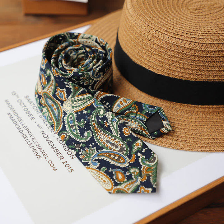 Corbata clásica con estampado paisley vivaz para hombre
