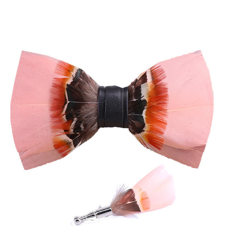 Pajarita con plumas rosas pop y broche de solapa