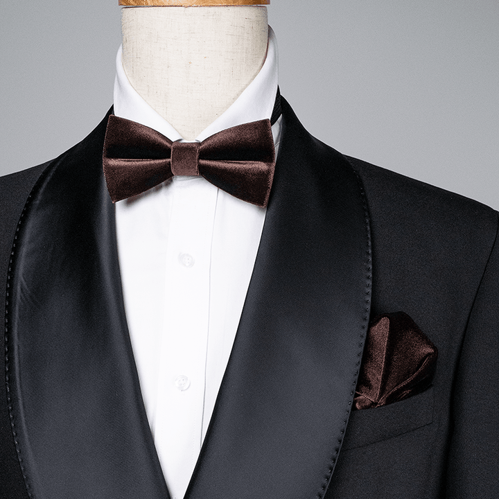 Pajarita de terciopelo color marrón café liso para hombre