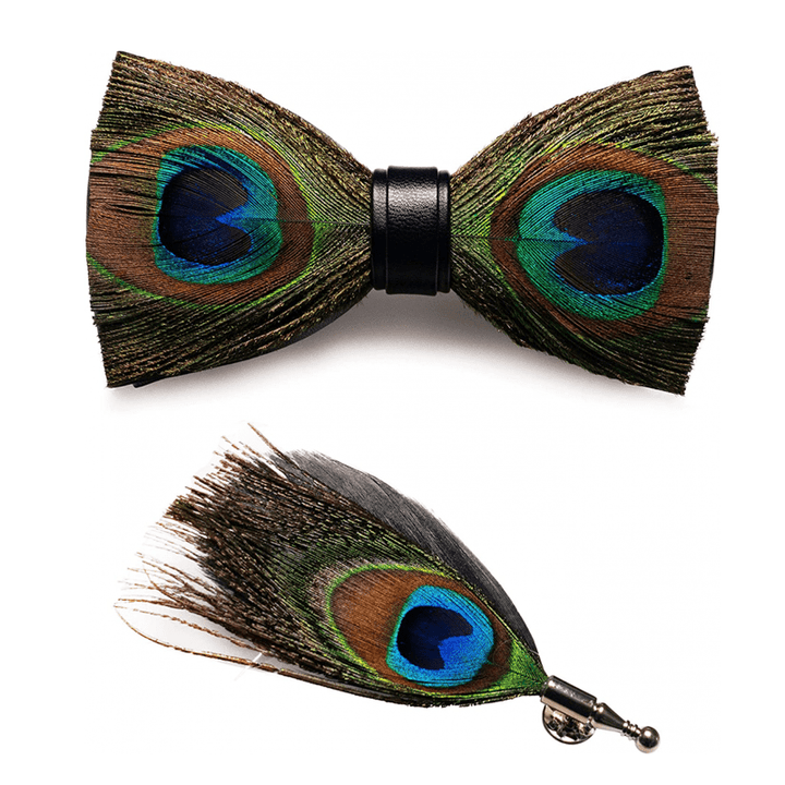 Pajarita de plumas de pavo real verde para niños con prendedor de solapa