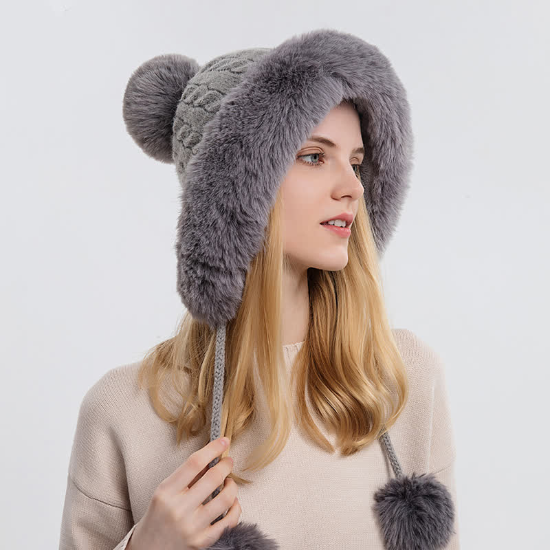 Gorro de punto grueso y cálido con tres pompones para mujer