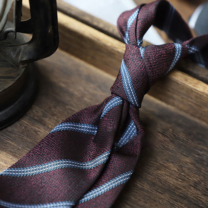 Corbata formal clásica de rayas para hombre