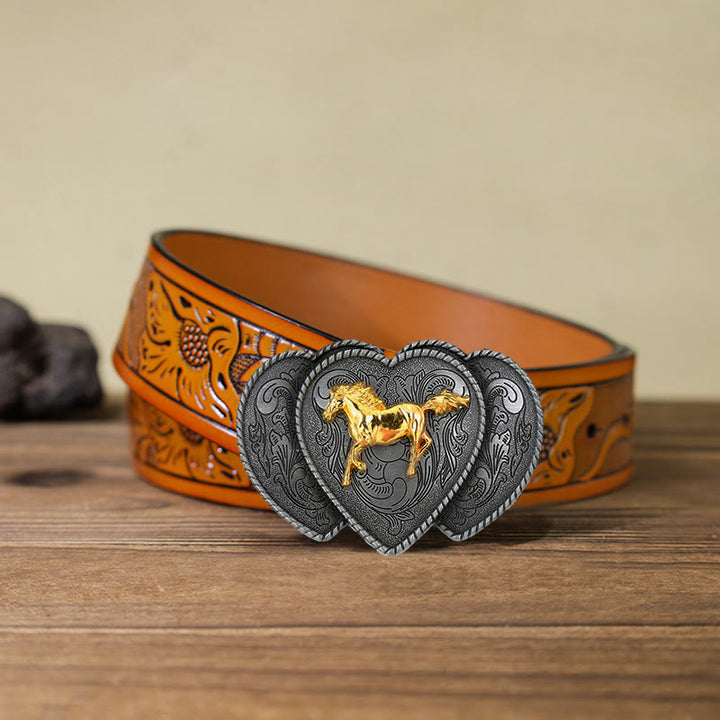 Cinturón de cuero con hebilla triple en forma de corazón y diseño de caballo para hombre
