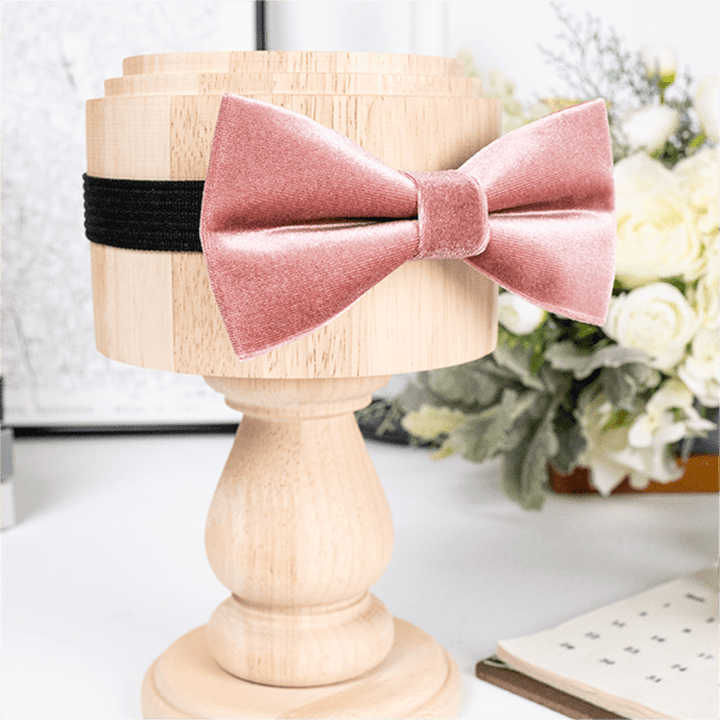 Pajarita de terciopelo de color rosa polvoriento para hombre