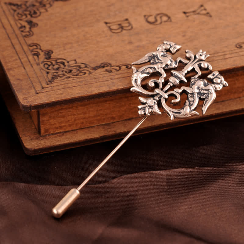 Broche de león doble hueco para hombre