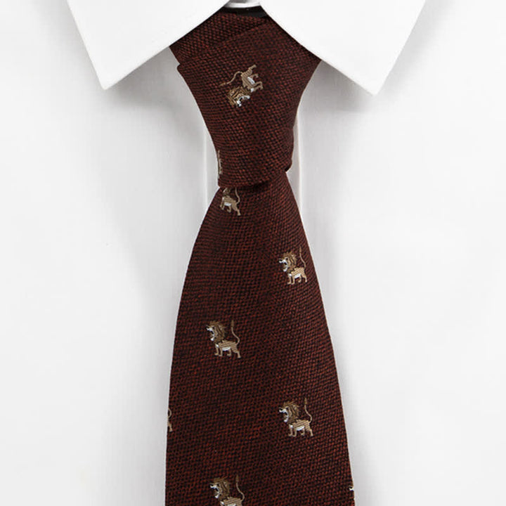 Corbata de hombre con dibujo de león y cazador de animales