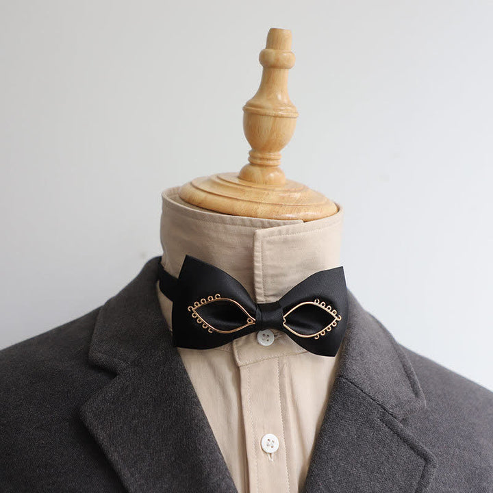 Pajarita con ojos dorados y estilo atrevido para hombre