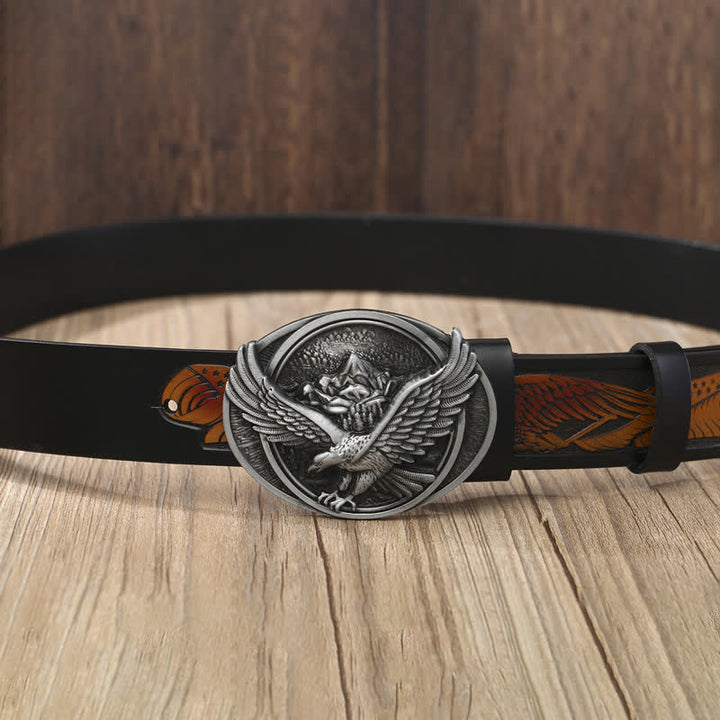 Cinturón de cuero con diseño tallado y hebilla de águila voladora novedoso para hombre