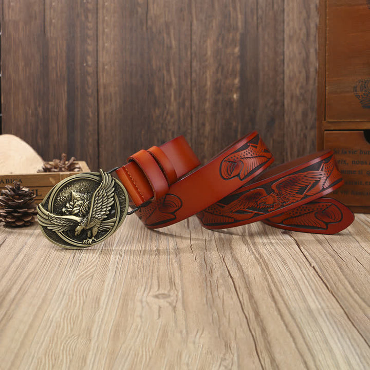 Cinturón de cuero con diseño tallado y hebilla de águila voladora novedoso para hombre