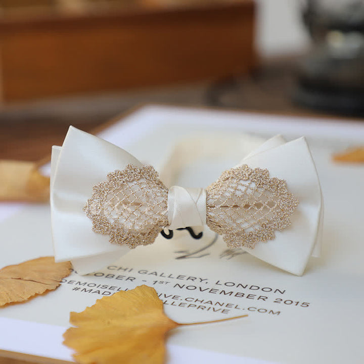 Pajarita elegante con encaje floral para hombre