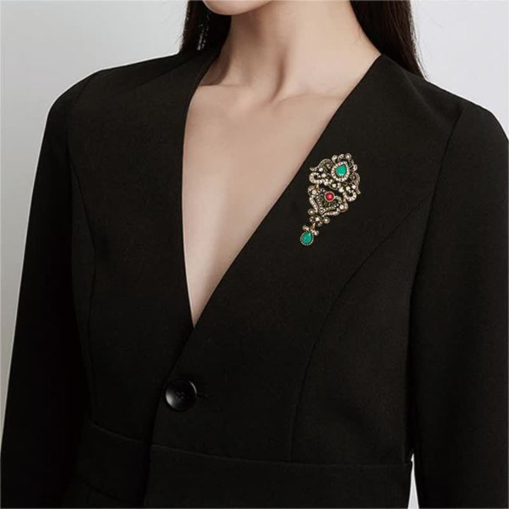 Broche clásico de mujer con forma de gota de agua para banquetes