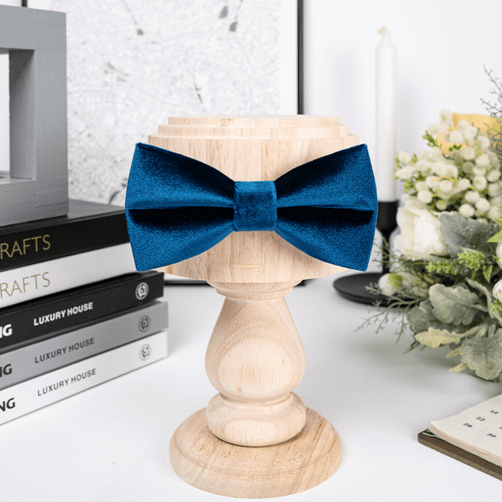 Pajarita de terciopelo de color liso azul de Prusia para hombre