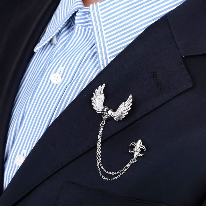 Broche de cadena con alas de ángel y corazón para hombre