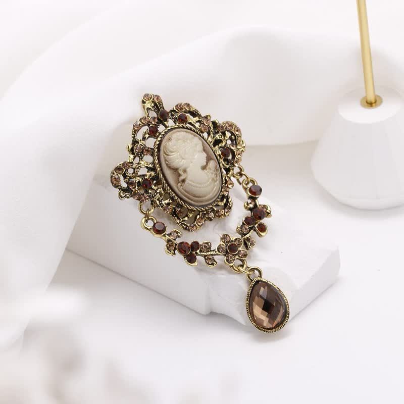 Broche de lágrima con camafeo para mujer