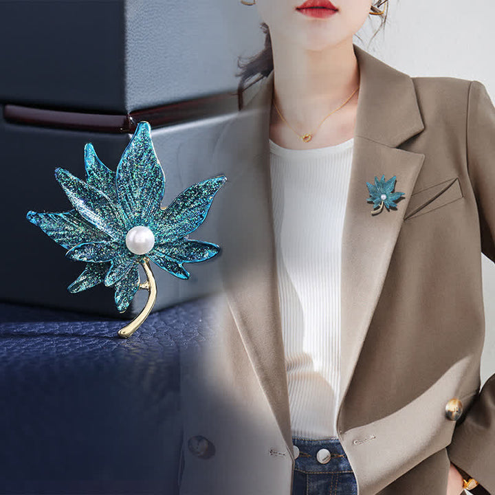 Broche de perla con forma de hoja de arce para mujer